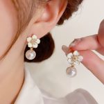 Korean Sunflower Pearl Earrings